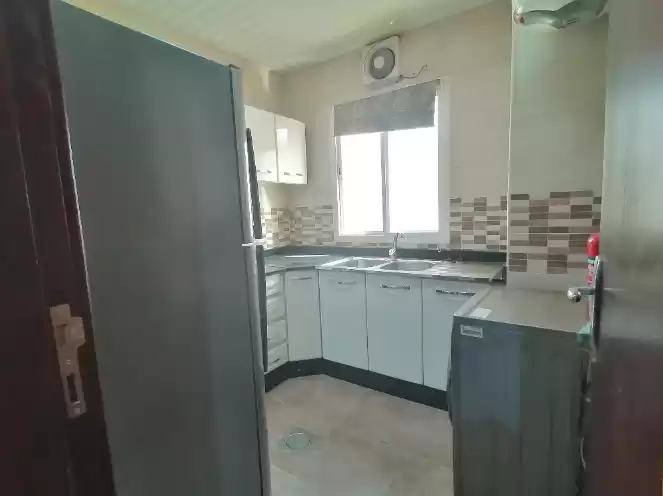 yerleşim Hazır Mülk 2 yatak odası U/F Apartman  kiralık içinde Doha #7485 - 1  image 